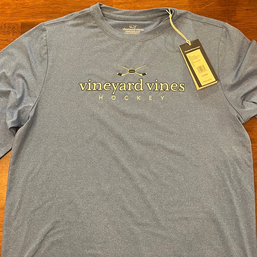 Vineyard Vines boys long sleeve hockey shirt. New with tags.